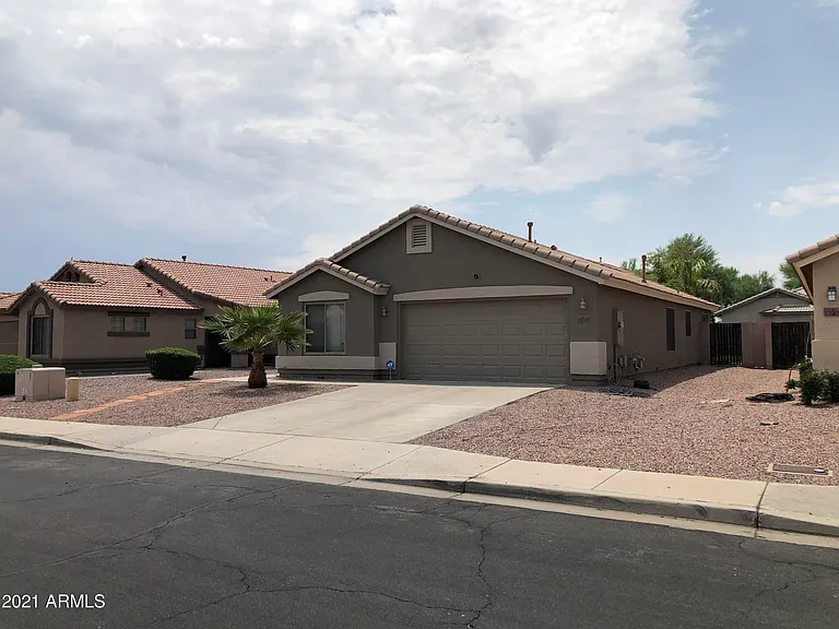 13201 W Mauna Loa Ln — Photo 2