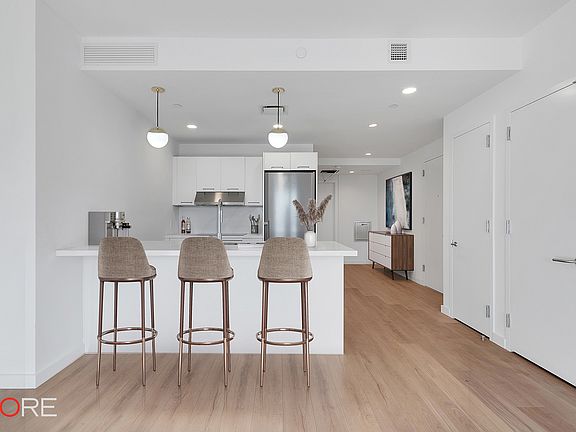 4th image of 211 W 29th St #24A