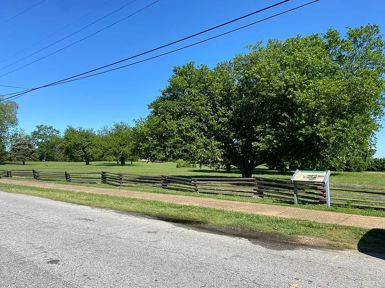1016 Pecan Ave — Photo 43