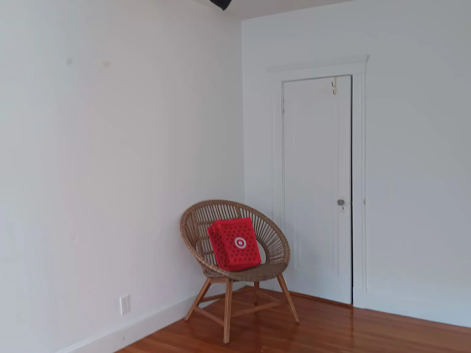 Studio, 365 sqft, $1,900 — Photo 3