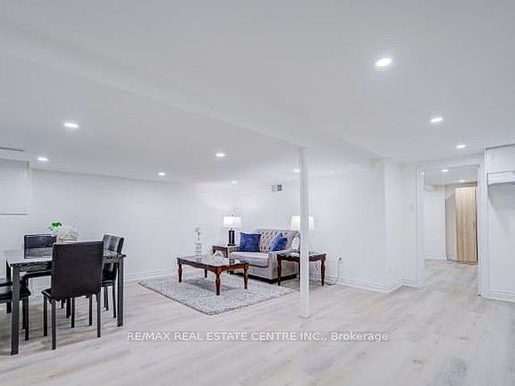 5th image of 71 Vauxhall Dr #Basement
