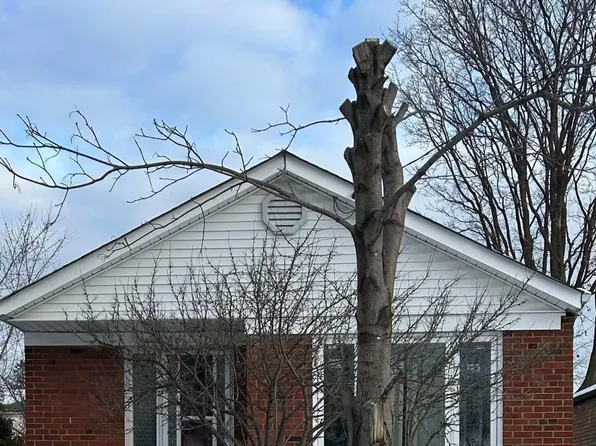 8 Highwood Ave, Toronto, ON M1R 2E4