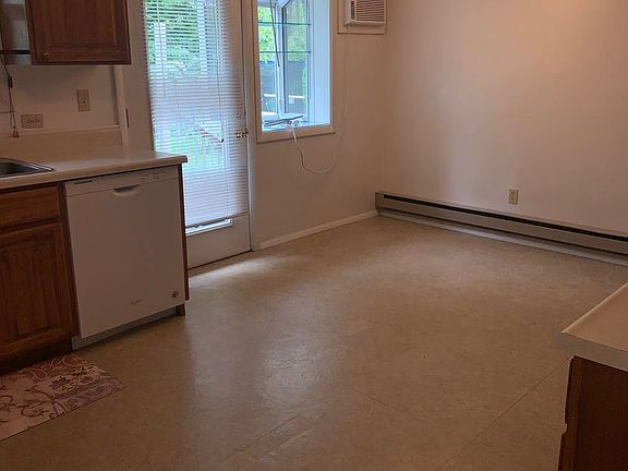 4th image of 3641 Park Ln