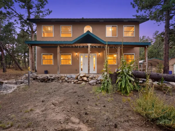 70 Nightingale Ln, Tijeras, NM 87059