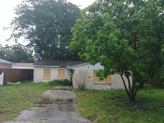 4th image of 7503 N Tampania Ave