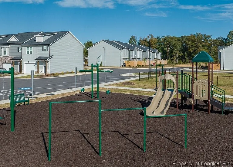 1011 Kingscote Dr — Photo 30