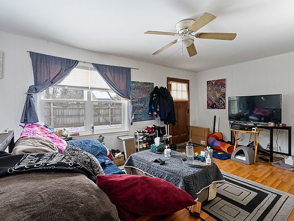 4th image of 38 Clairmont St