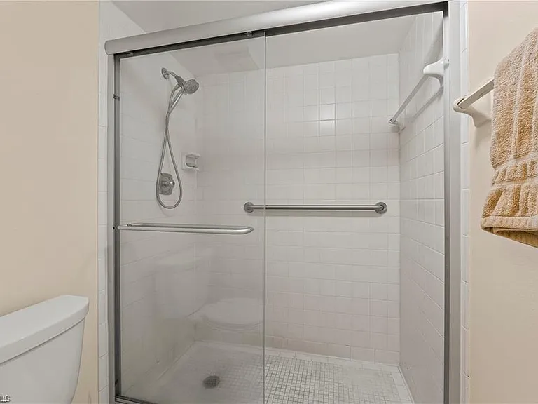 1055 Forest Lakes Dr #E209 — Photo 14