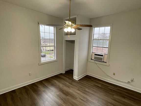 2nd image of 1846 Painters St