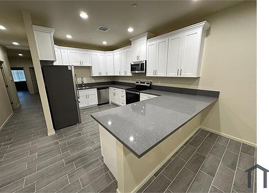 5th image of 13701 El Rio Ln