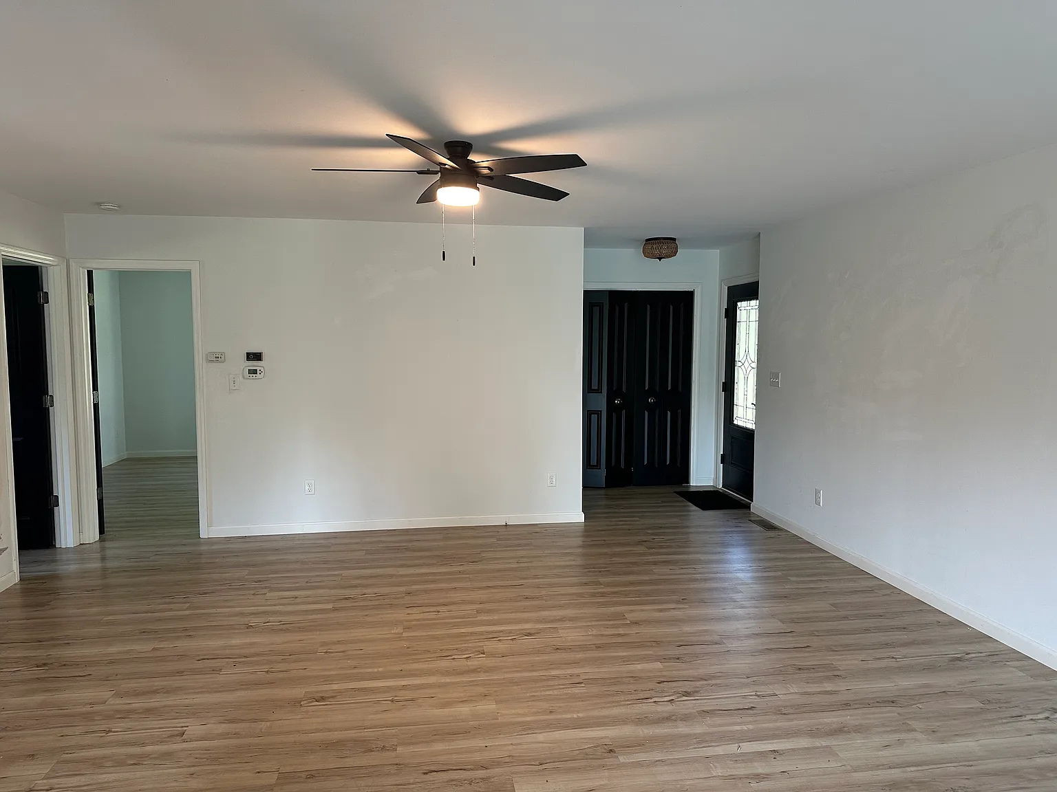 1 bed, 1000 sqft, $1,600 — Photo 2