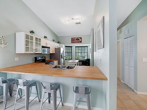 5th image of 21 Buxton Ln