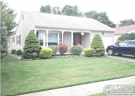 2nd image of 24 Kinkora Ct W