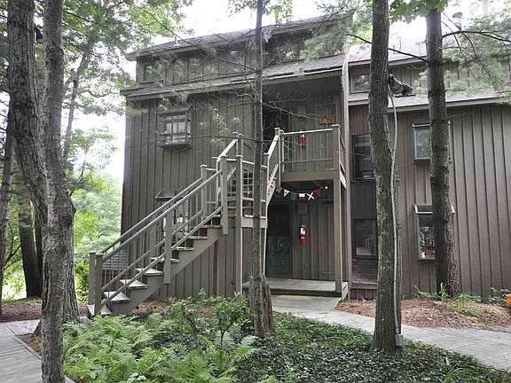 3rd image of 2 Hawks Nest Gln