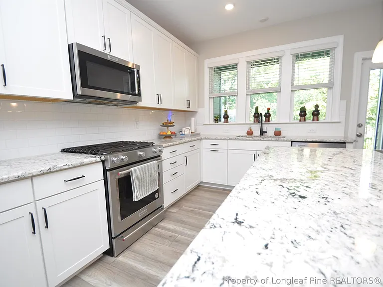 1004 Pyrenees Way — Photo 13
