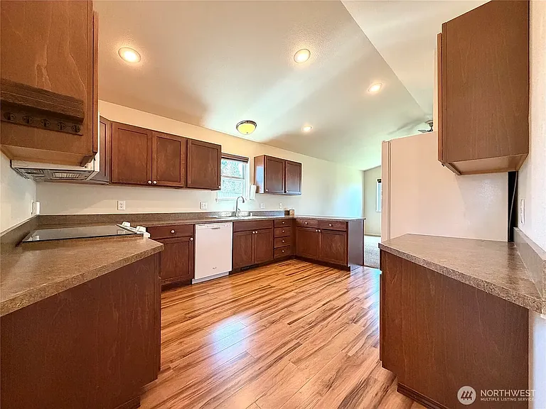 709 Paintbrush Ln — Photo 5