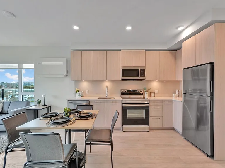 1520 McKenzie Ave — Photo 5