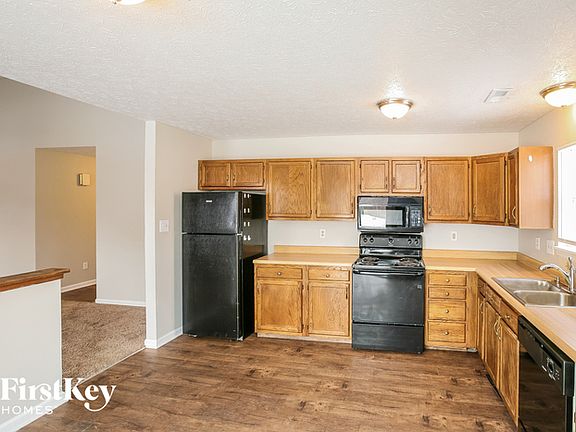 3rd image of 7309 Cobblestone West Dr