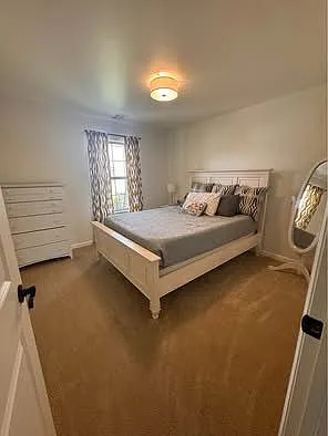 4 bed, 2.5 bath, 2376 sqft, $2,850 — Photo 4
