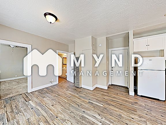 4th image of 2218 10th St APT 4
