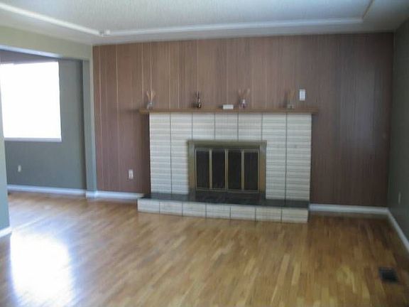 Living Room with fireplac