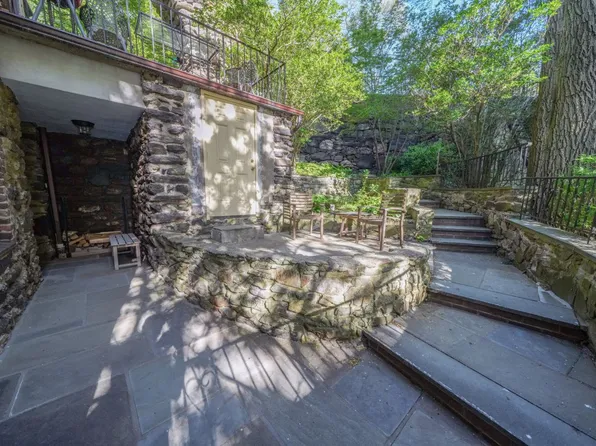 2501 Palisade Avenue image 18 of 22