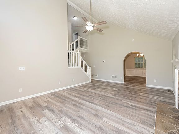 3rd image of 2896 Valley Ct