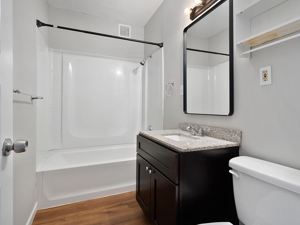 1st image of 455 Eldridge Ave