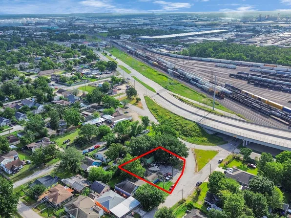 7317 Palestine St, Houston, TX 77020