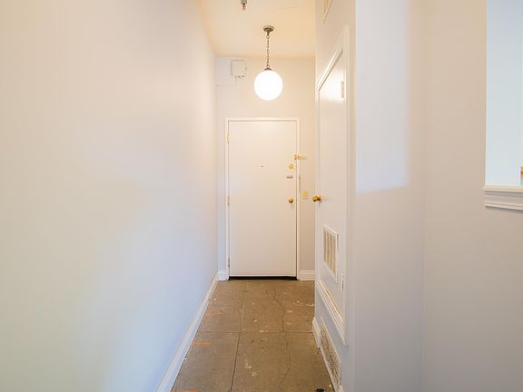 3rd image of 509 Delaware St #502