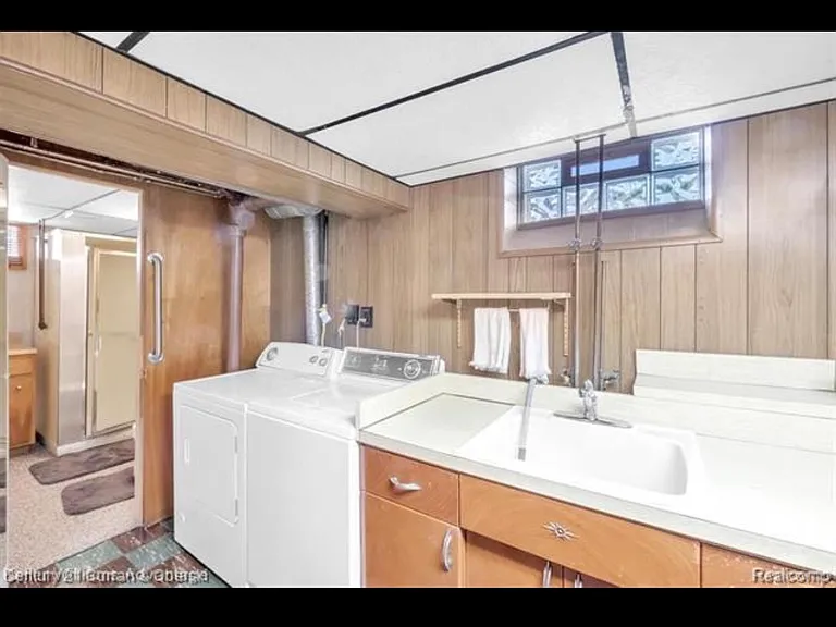 18535 Audette St — Photo 18