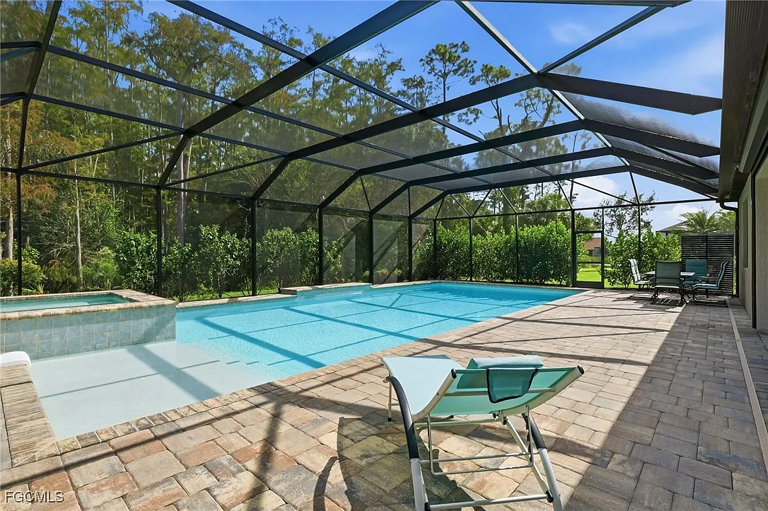 3 bed, 3.0 bath, 2517 sqft, $12,000 — Photo 2