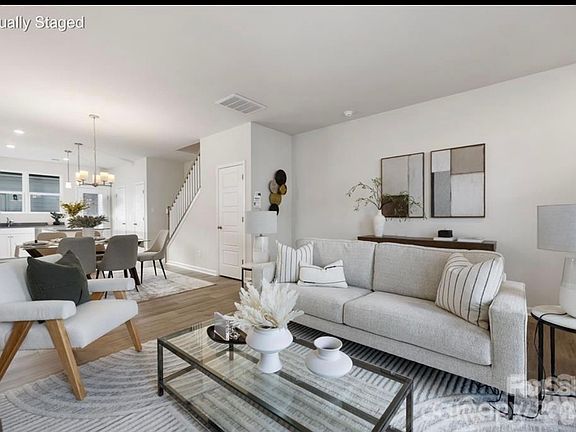 5th image of 8140 Jacey Ln