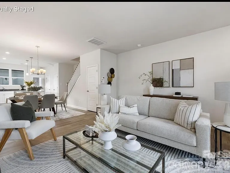 8140 Jacey Ln — Photo 5