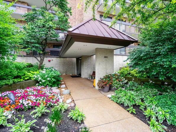 3801 Mission Hills Rd APT 204, Northbrook, IL 60062