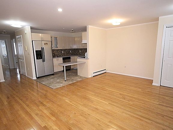 4th image of 135 Bay 50th Street 1b Fl 1