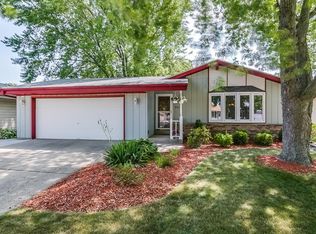 5721 67th St, Kenosha, WI 53142