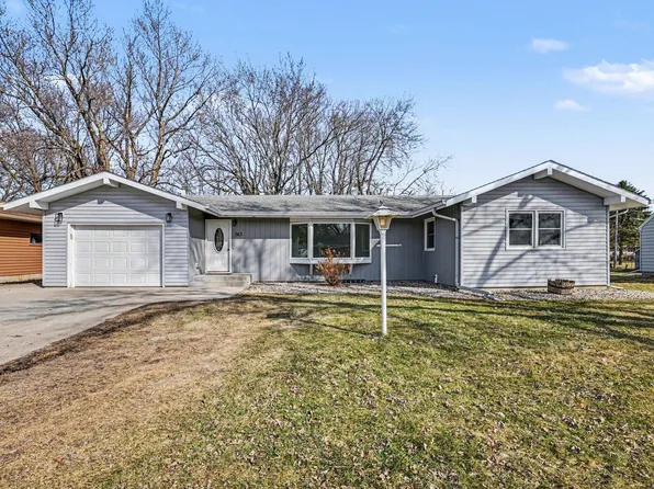 363 N Waterville Ave, Le Center, MN 56057