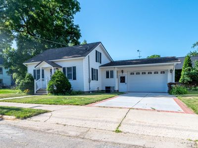 305 Monroe St, Oregon, IL, 61061