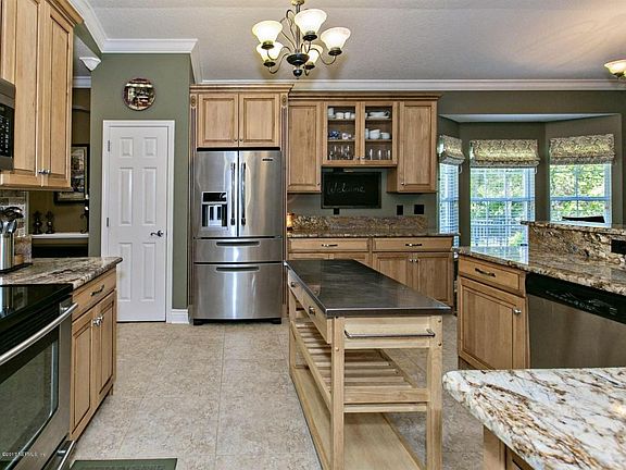 4th image of 4552 E Seneca Dr