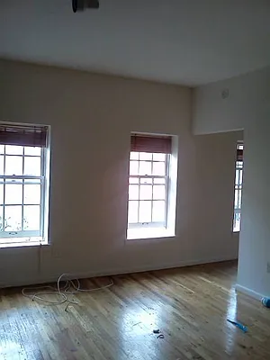 Rented by Manhattan Property Group | media 28