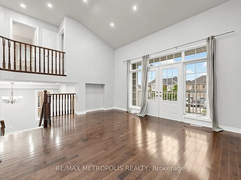 138 Yakefarm Blvd — Photo 7