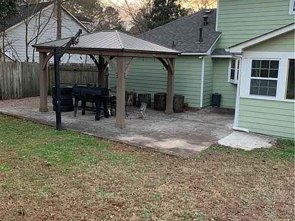 3rd image of 1081 Realm Ln