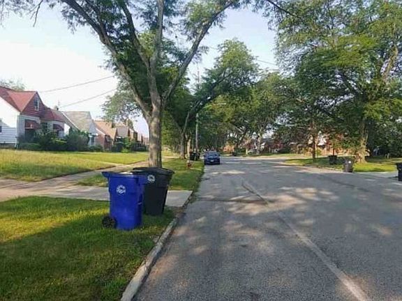 Exterior Neighborhood (street photo)