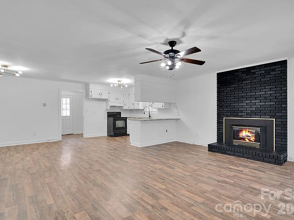 2nd image of 4612 Huggins Rd