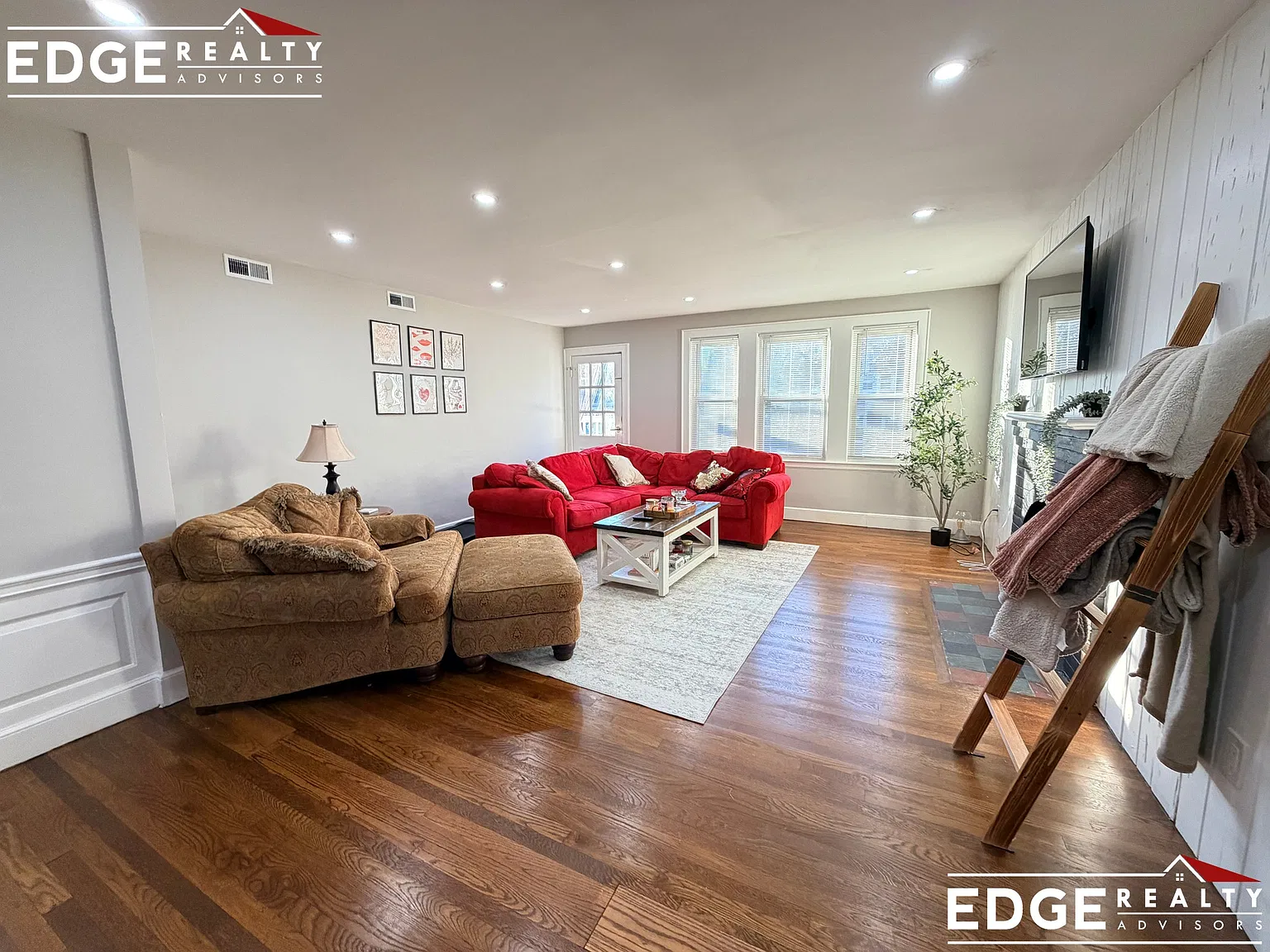 5 bed, 2.0 bath, $7,900 — Photo 2