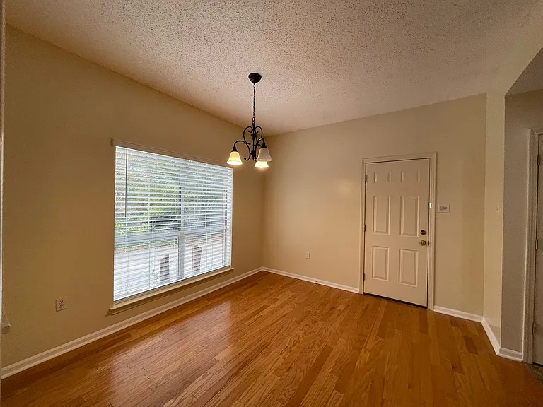 4274 Stumberg Ln — Photo 7