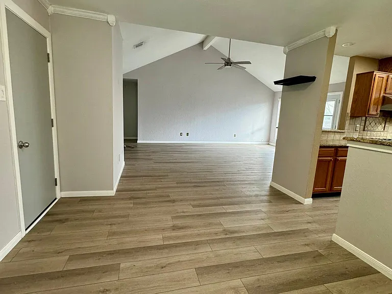 1321 Homestead St — Photo 12
