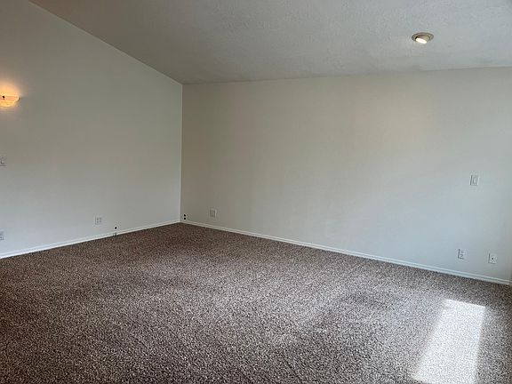 4th image of 8438 W Willowdale Dr