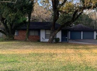 330 County Road 698, Angleton, TX 77515